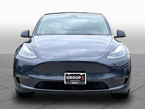 Used 2024 Tesla Model Y Long Range AWD/4WD image 3