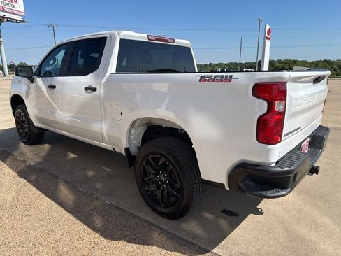 Used 2025 Chevrolet Silverado 1500 Custom Trail Boss w/ Turbomax Blackout Package image 5