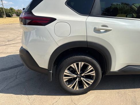 Used 2023 Nissan Rogue SV AWD/4WD image 7