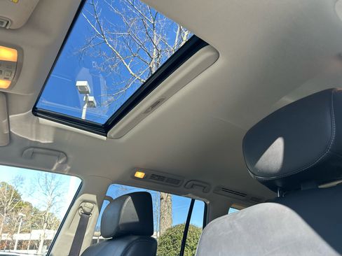 Used 2017 INFINITI QX80 4WD w/ Driver Assistance Package image 14