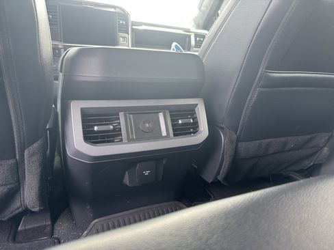 Used 2025 Ford F350 Lariat AWD/4WD image 8