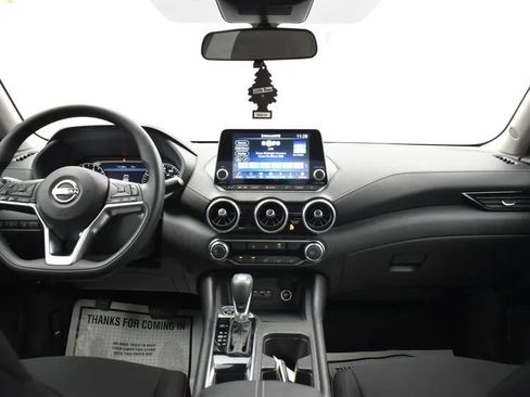 Used 2025 Nissan Sentra SV image 18