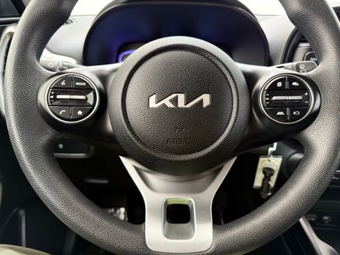 Used 2023 Kia Soul LX w/ LX Technology Package image 36