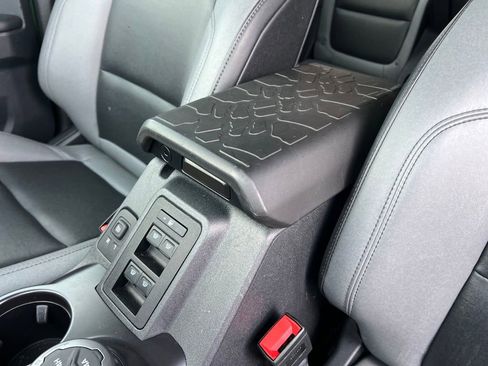 Certified 2024 Ford Bronco Big Bend w/ Sasquatch Package image 39