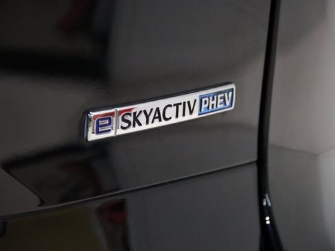 Used 2025 MAZDA CX-70 Plug-In Hybrid w/ Premium Pkg image 12