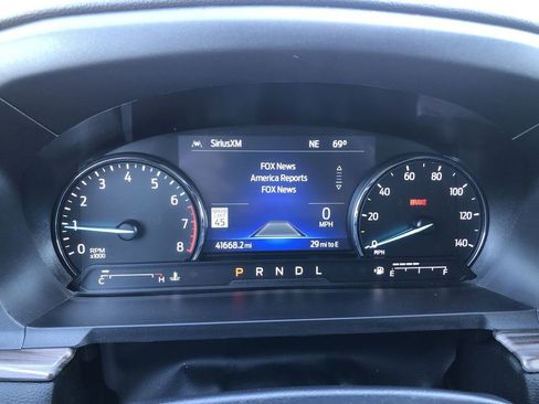 Used 2023 Ford Explorer Limited AWD/4WD image 18