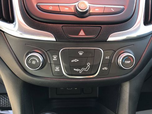 Used 2019 Chevrolet Equinox LT image 32