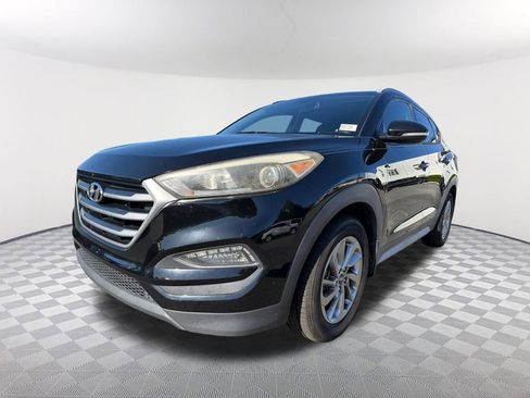 Used 2017 Hyundai Tucson SE Plus FWD image 1