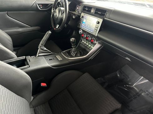 Used 2023 Toyota GR86 image 12