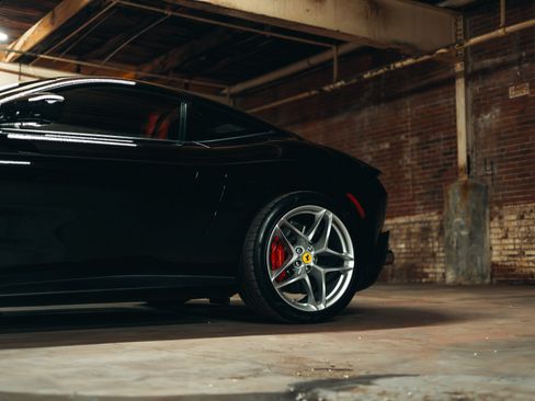 Used 2022 Ferrari Roma RWD image 90