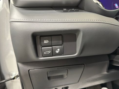 Used 2022 Toyota Highlander XLE image 21