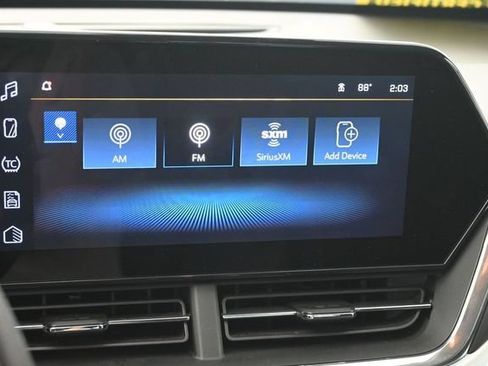 Used 2025 Chevrolet Trax LT FWD image 24