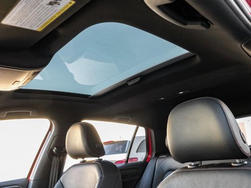 Used 2018 Volkswagen GTI SE w/ SE Leather Package image 4