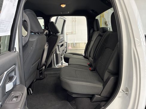 Used 2025 RAM 2500 4x4 Crew Cab image 12
