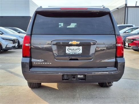 Used 2015 Chevrolet Suburban LT image 6