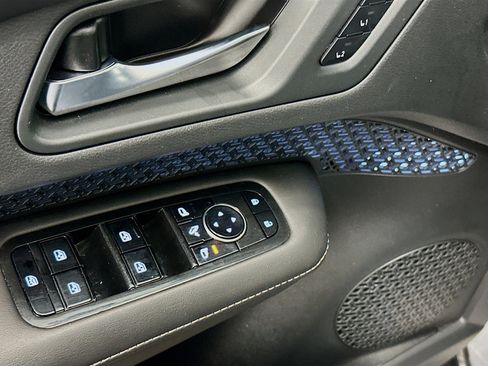 Used 2024 Nissan Ariya AWD image 15