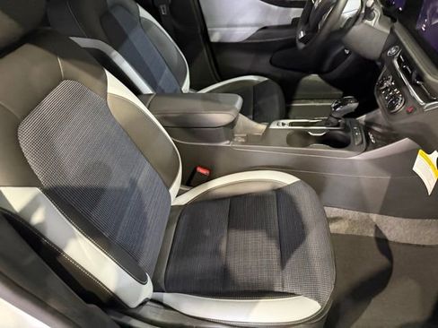 Used 2025 Buick Envista Preferred w/ Convenience I Package FWD image 24
