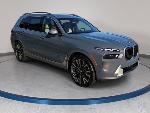 New 2026 BMW X7 xDrive40i w/ Premium Package image 3