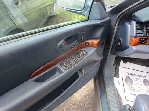 Used 2001 Buick Le Sabre Limited FWD image 9