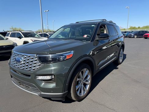 Used 2022 Ford Explorer Platinum w/ Equipment Group 601A AWD/4WD image 3