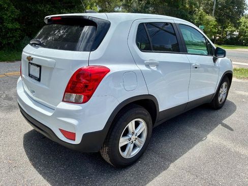 Used 2022 Chevrolet Trax LS w/ Tint and Cruise Package FWD image 4