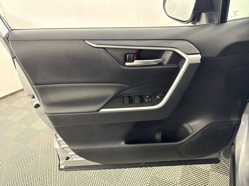 Used 2025 Toyota RAV4 XLE image 18