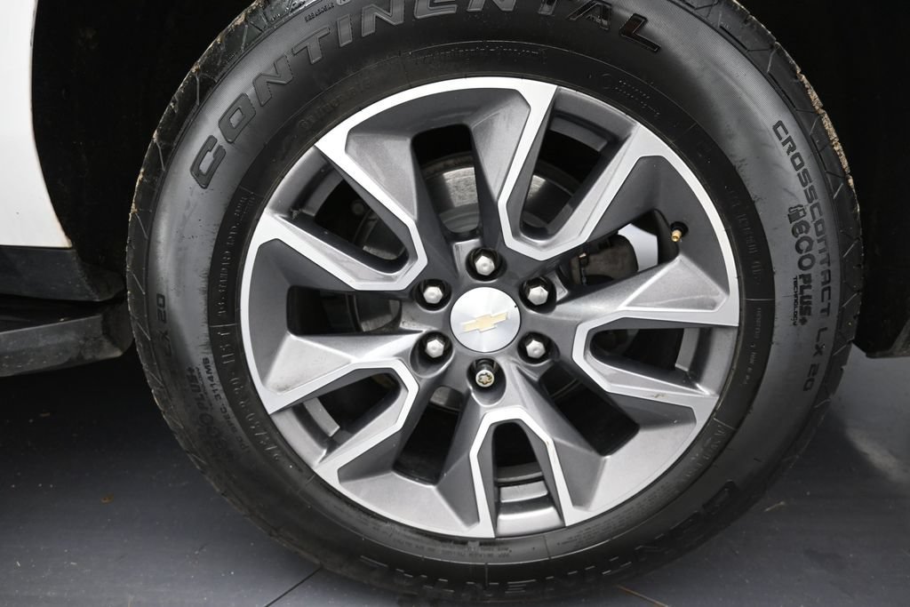 Used 2022 Chevrolet Suburban LT w/ LT Signature Plus Package AWD/4WD image 35