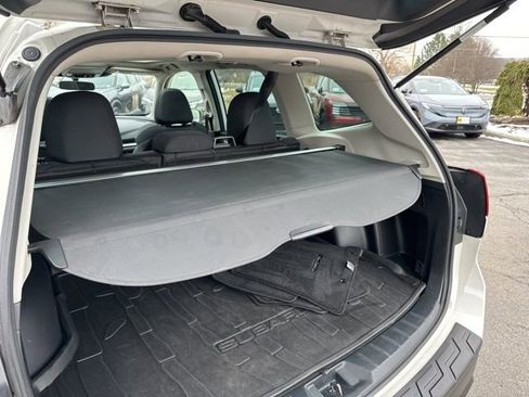 Used 2023 Subaru Forester Premium AWD/4WD image 9