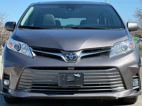 Used 2020 Toyota Sienna XLE image 8