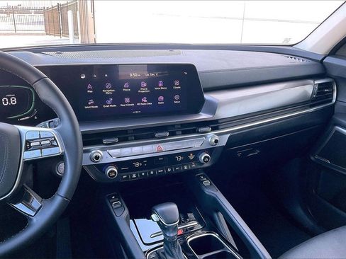 Used 2023 Kia Telluride S image 6