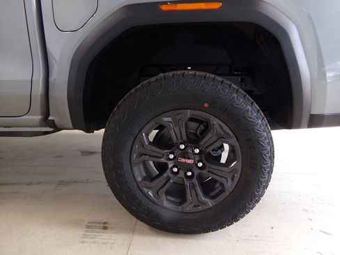 New 2025 GMC Canyon Elevation w/ Convenience Package image 32