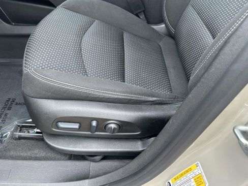 Used 2023 GMC Terrain SLE w/ Driver Convenience Package image 20