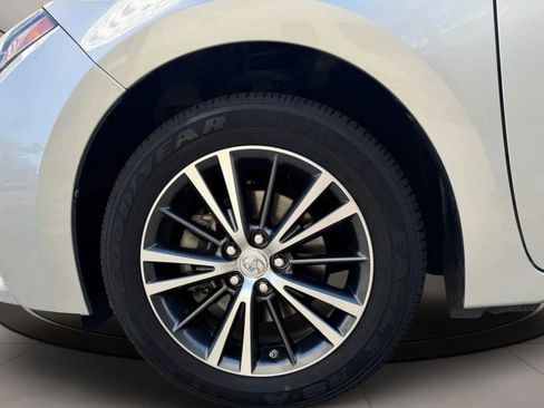 Used 2016 Toyota Corolla LE image 22