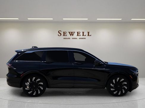Certified 2024 Lincoln Nautilus Black Label w/ Jet Appearance Package (87T) AWD/4WD image 5