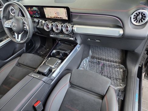 Certified 2023 Mercedes-Benz EQB 300 4MATIC image 20