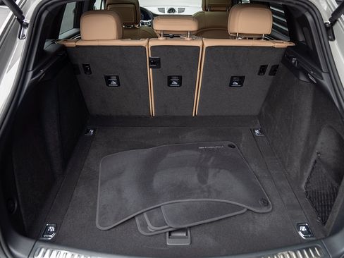 Certified 2026 Porsche Macan AWD/4WD image 21