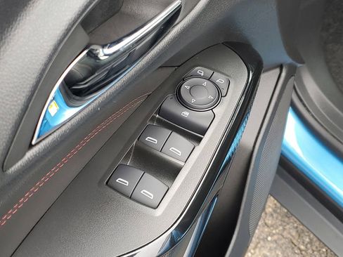 Used 2025 Chevrolet Trax RS w/ Sunroof Package image 9