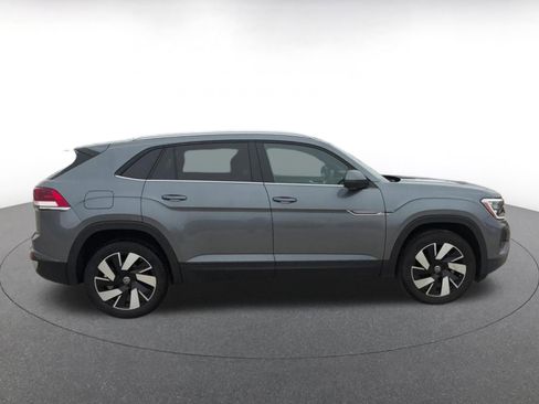 Used 2025 Volkswagen Atlas Cross Sport SE image 16