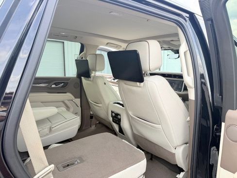 Used 2021 GMC Yukon Denali w/ Denali Premium Package image 22