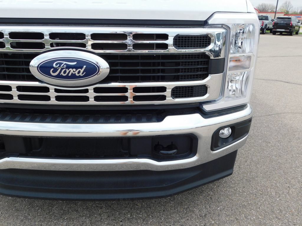 New 2025 Ford F350 XL w/ XL Chrome Package AWD/4WD image 10