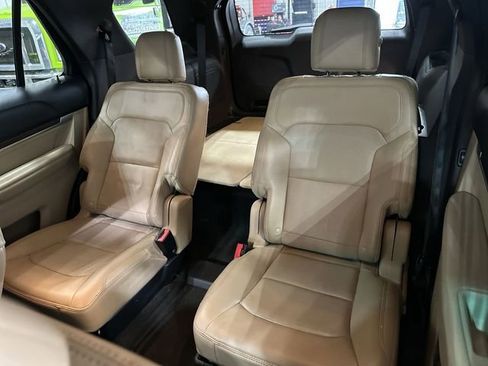 Used 2017 Ford Explorer Limited w/ Equipment Group 301A AWD/4WD image 29