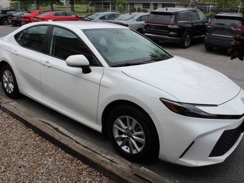 Used 2025 Toyota Camry LE w/ Convenience Package AWD/4WD image 5
