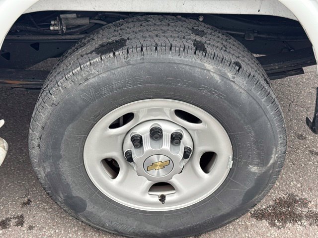 Used 2025 Chevrolet Express 2500 w/ Driver Convenience Package RWD image 33