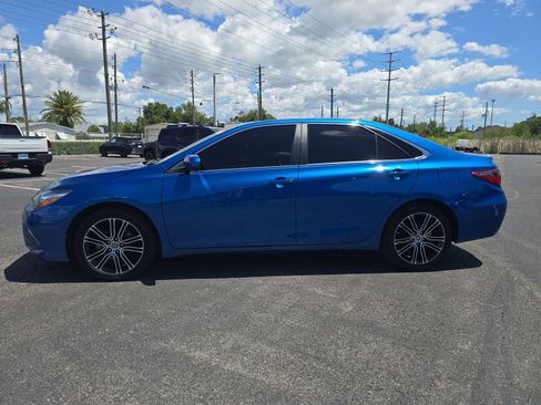 Used 2016 Toyota Camry SE FWD image 6