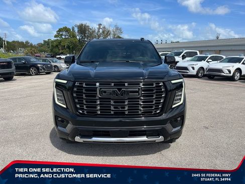 Used 2025 GMC Yukon Denali Ultimate AWD/4WD image 3
