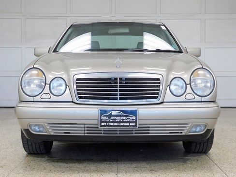 Used 1999 Mercedes-Benz E 320 4MATIC Sedan image 2