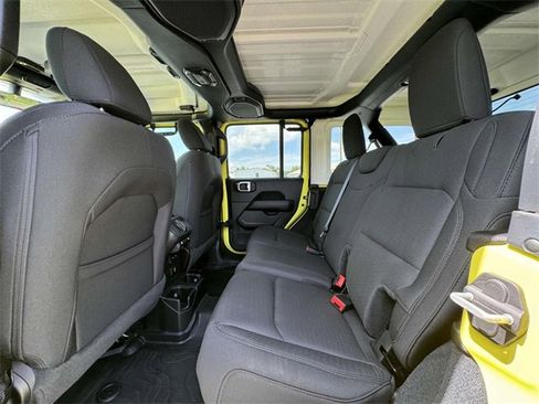 Used 2022 Jeep Wrangler Unlimited Sahara w/ Cold Weather Group image 17