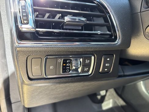 Used 2023 Lincoln Navigator Reserve AWD/4WD image 27
