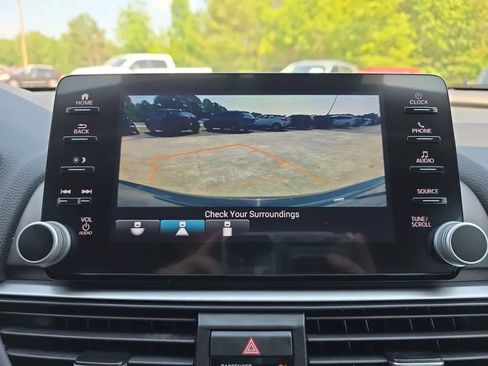 Used 2021 Honda Accord LX image 30