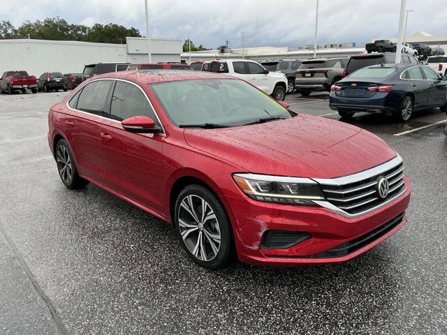 Used 2021 Volkswagen Passat 2.0T SE FWD image 1